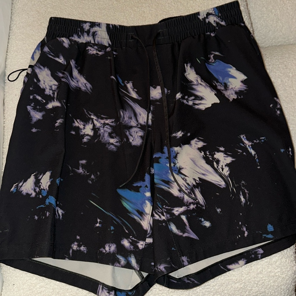 Lululemon shorts size M
